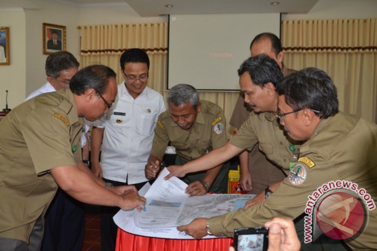 Pemkab Agam Libatkan Seluruh OPD Selamatkan Danau Maninjau 