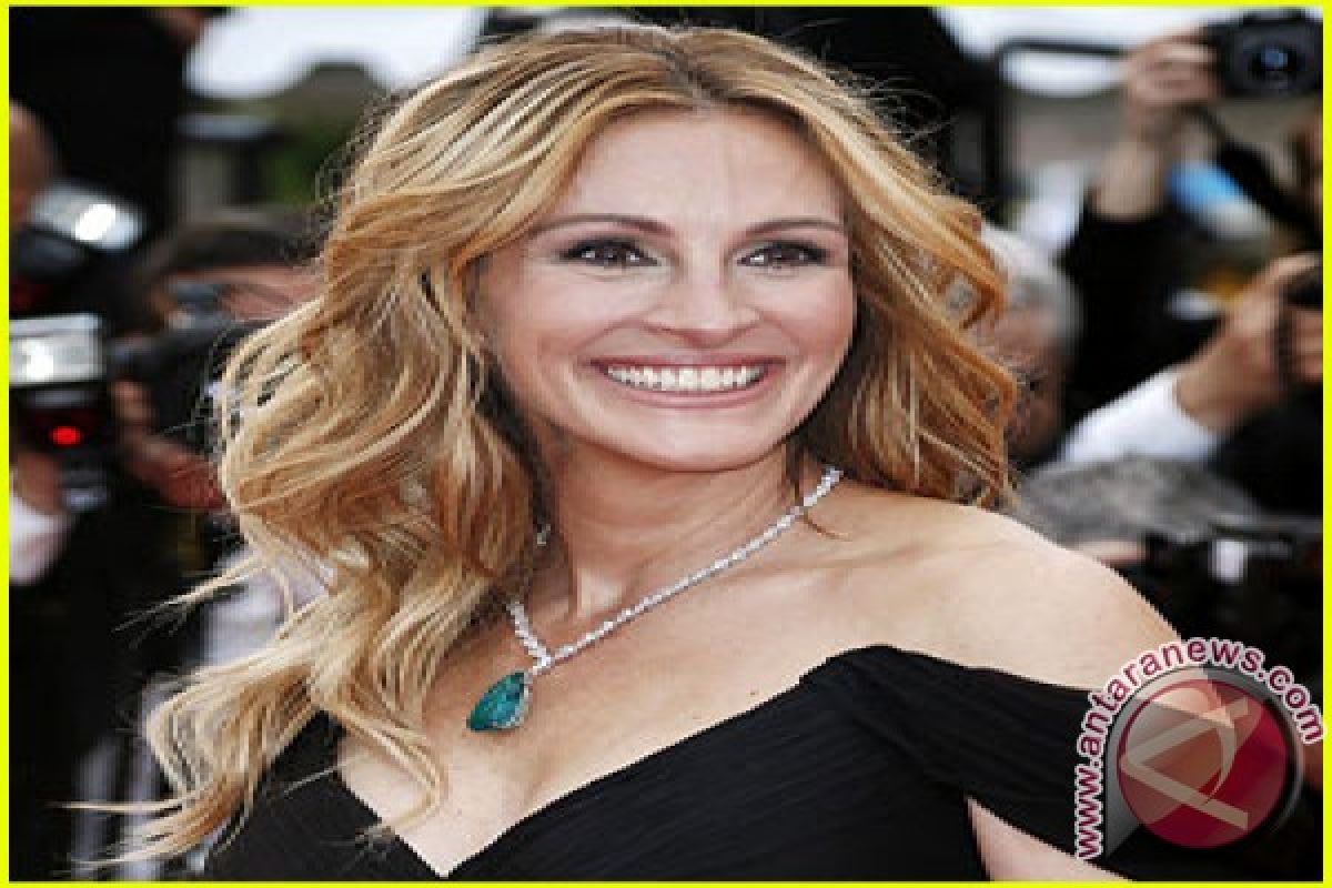 Julia Roberts Terpilih Perempuan Tercantik Versi 