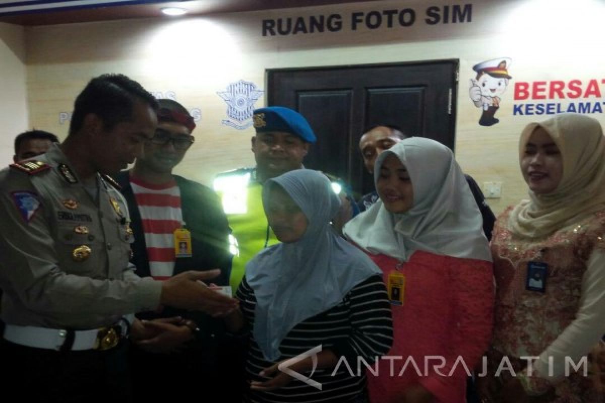 Polres Sampang Gratiskan Pembuatan SIM di Hari Kartini