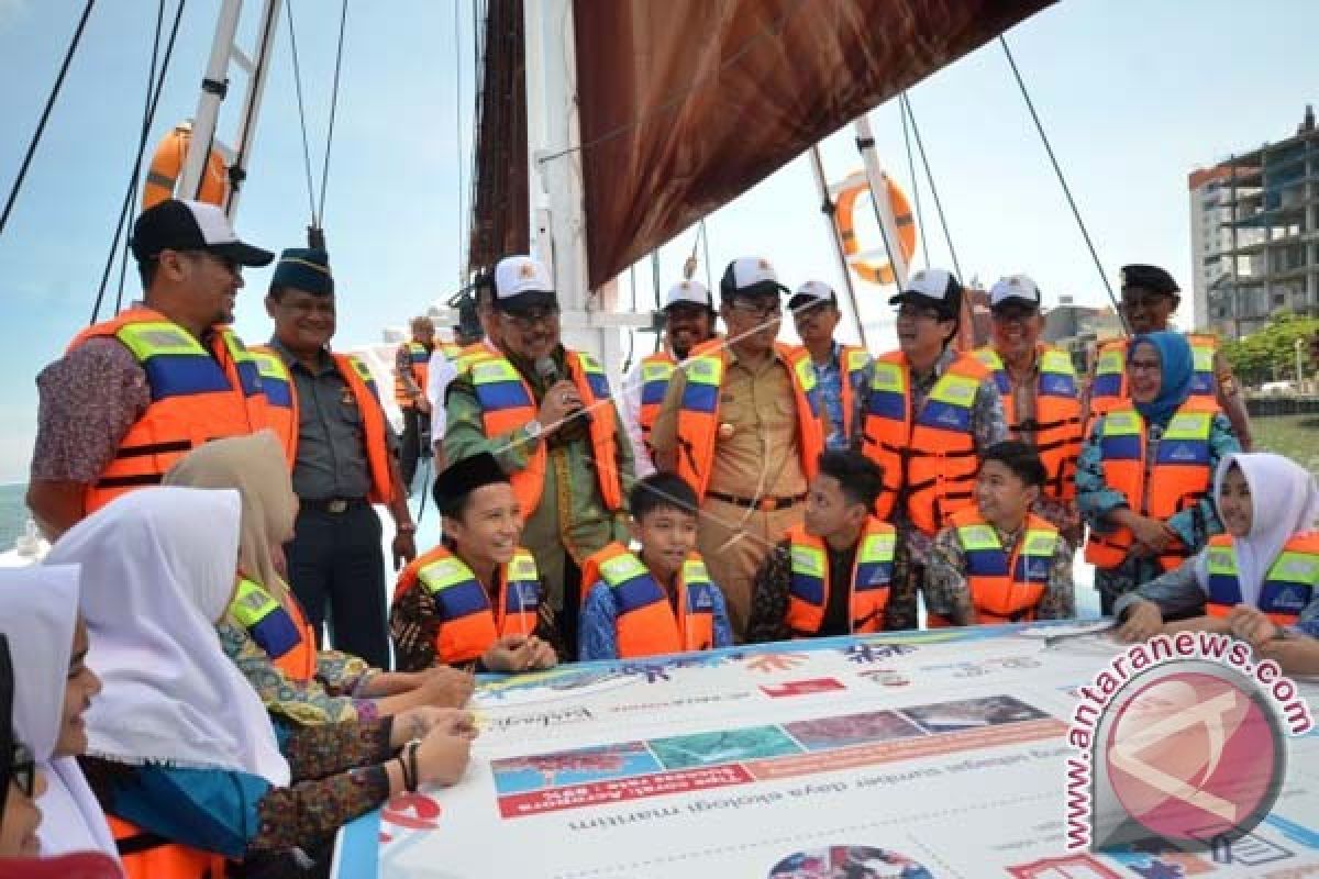 Gubernur Sulsel Resmikan Program Phinisi Bagi Negeri