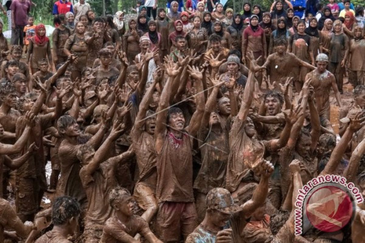 Ribuan Warga Bali Saksikan 