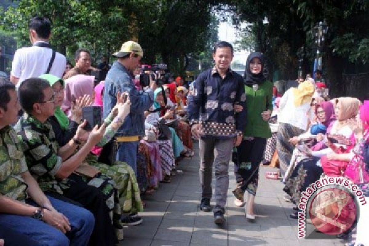 Pemkot Bogor Sosialisasikan Reformasi Angkot Lewat Batik