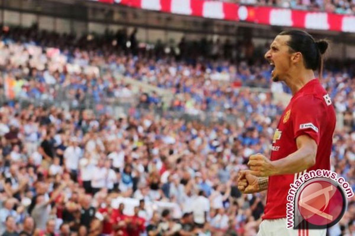 Zlatan Ibrahimovic Teken Kontrak Satu Tahun di MU