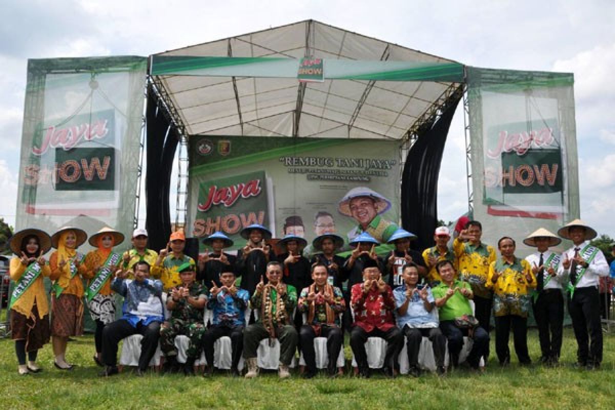 Pejabat Lampung Agar Tingkatkan Kinerja Sejahterakan Petani