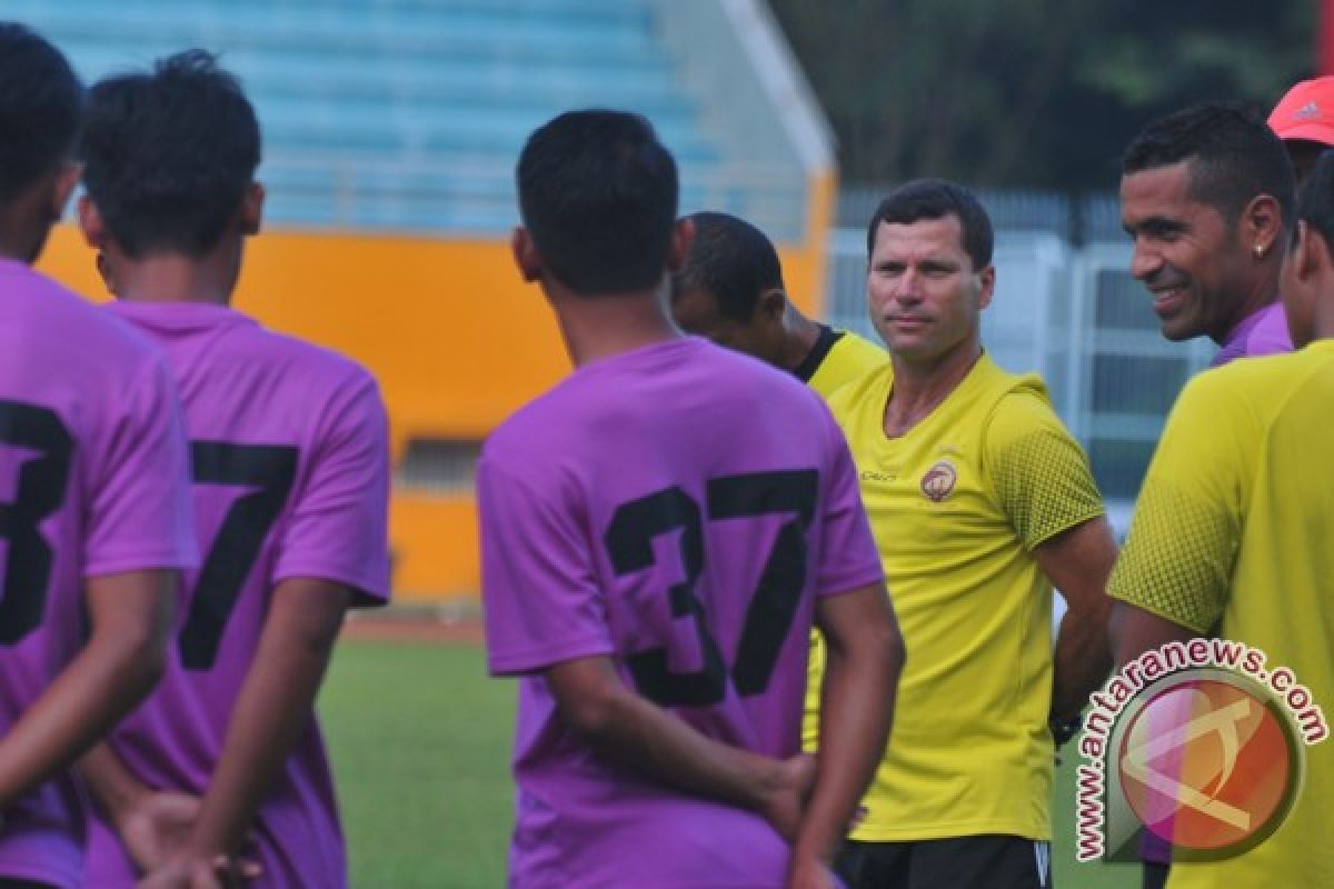 Sriwijaya FC boyong 22 pemain ke Malang