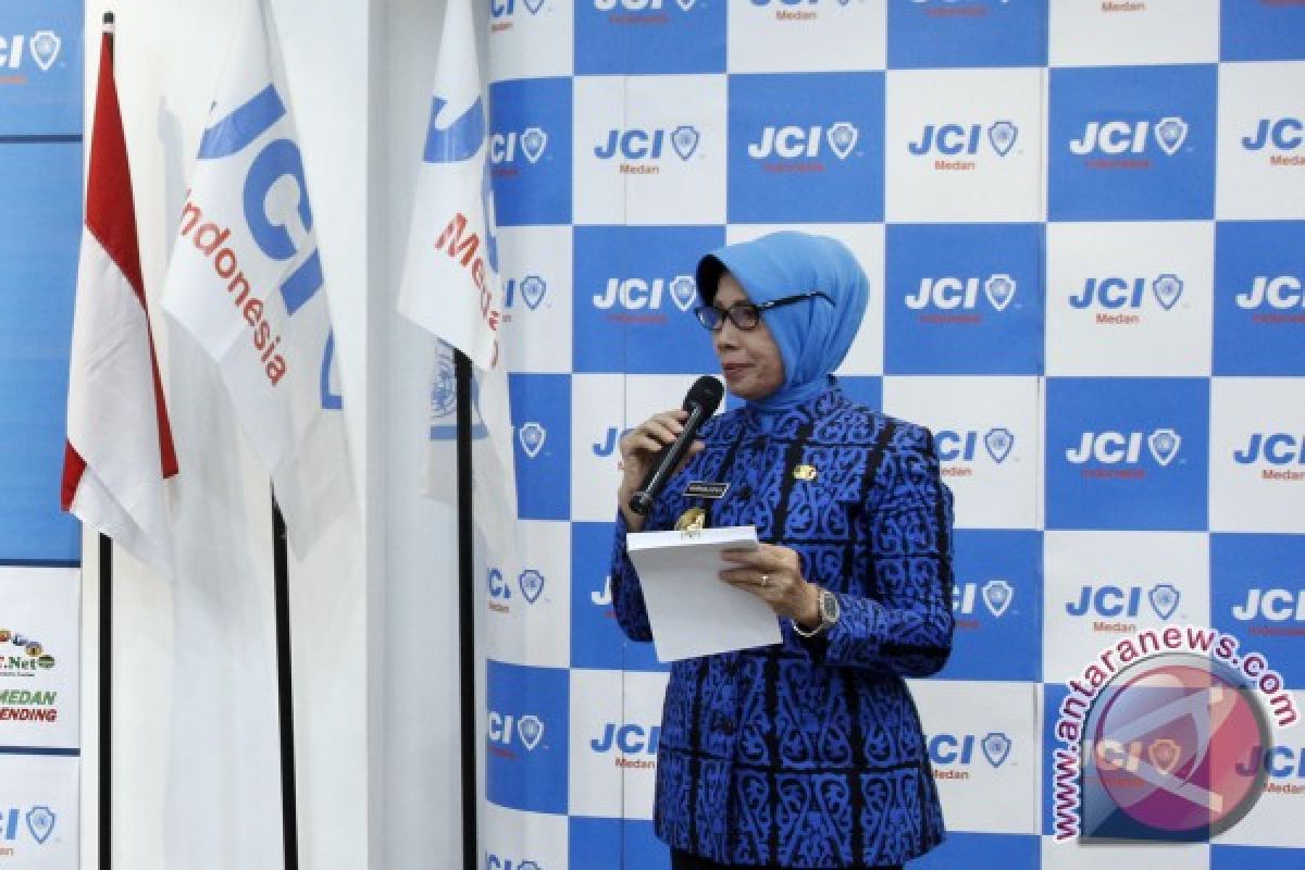 Wakil Gubsu Buka Kompetisi Public Speaking JCI 