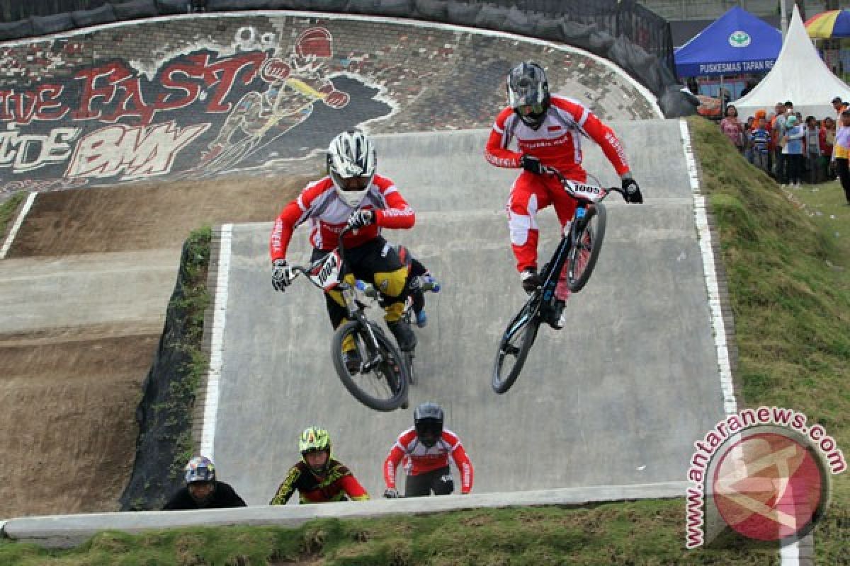 Rio Akbar juara Asia BMX 2018 di Thailand