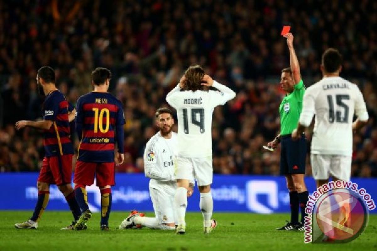 Gol ke-500 Messi Bawa Barca Kalahkan Madrid