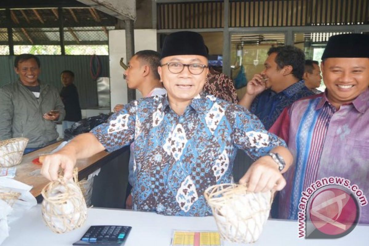 Ketua MPR dorong tahu Sumedang mendunia