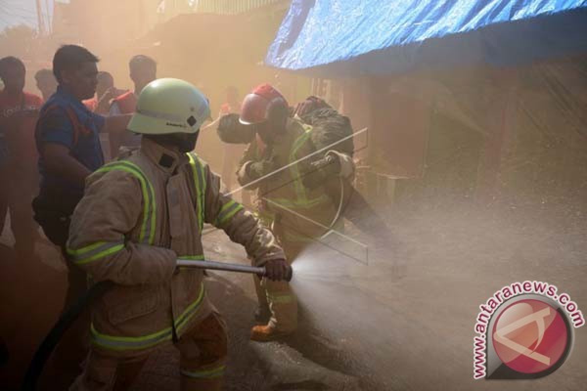 SIMULASI KEBAKARAN KAMPUNG SAFETY