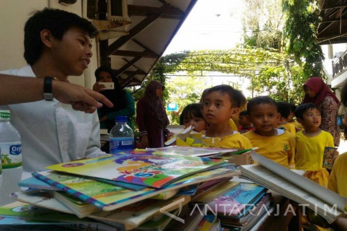 SAIM Galang Sumbangan Buku untuk Perpustakaan Ranu Pane