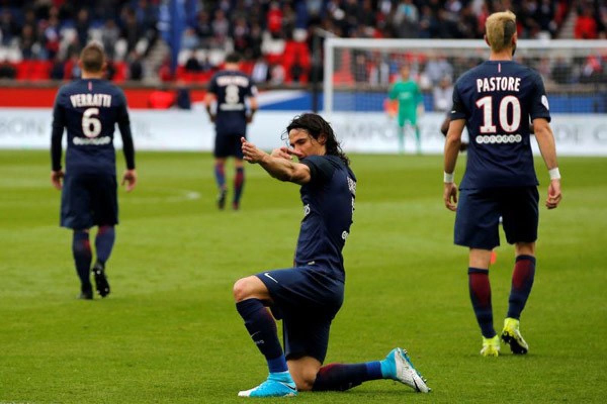 Cavani perpanjang kontrak bersama PSG hingga 2020