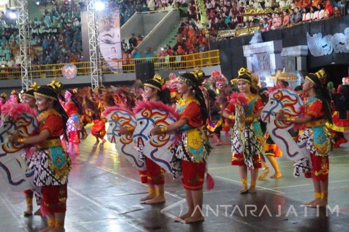 Wagub Dorong Pelajar Terus Berkreasi di Bidang Seni (Video)