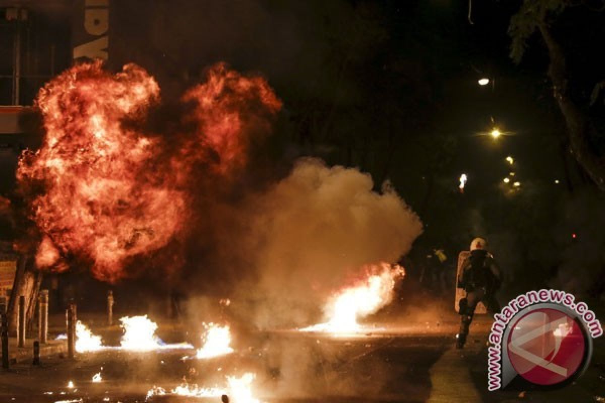 Polisi Tangkap Pelempar Bom Molotov ke Kantor Bank