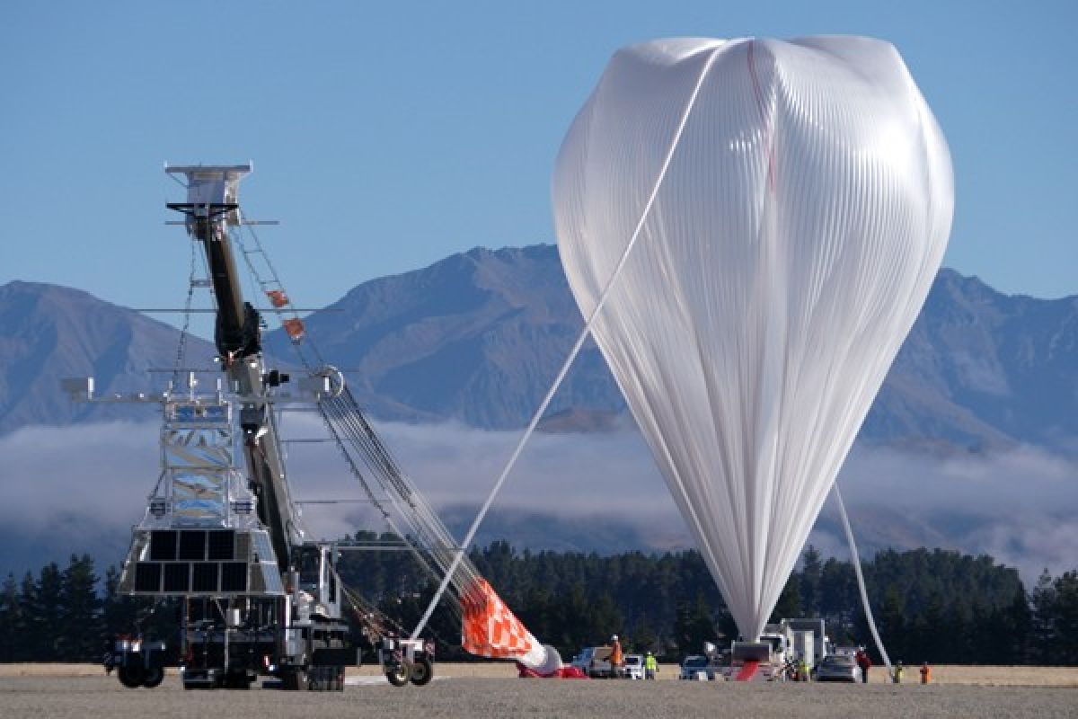 Balon super NASA mulai kumpulkan data dekat antariksa