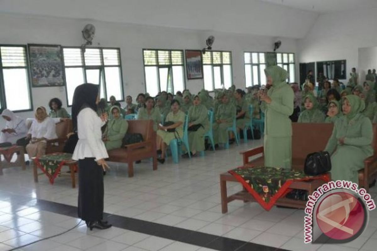 Istri anggota TNI Korem Tadulako kompak perangi kanker servix