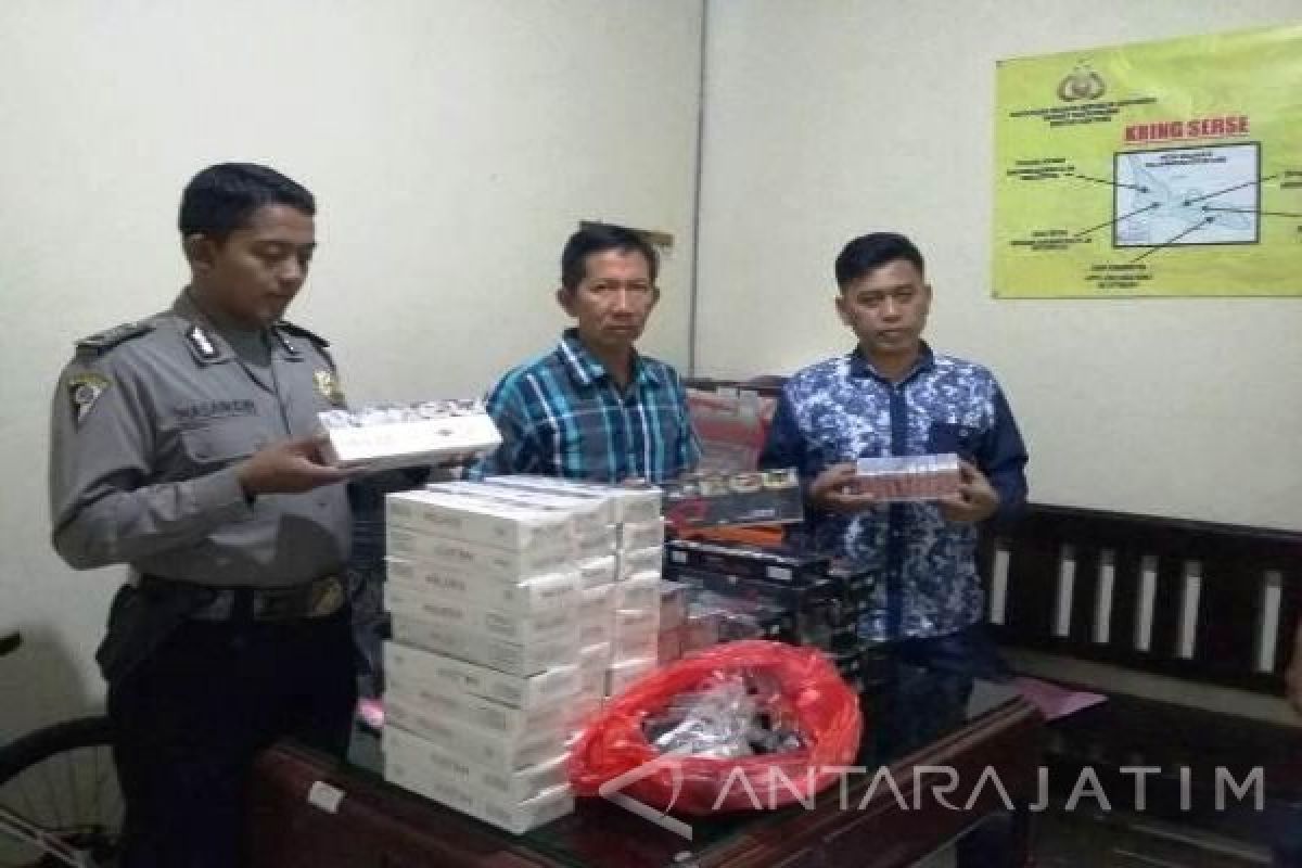 Polisi Banyuwangi Sita Ratusan Rokok Tanpa Cukai