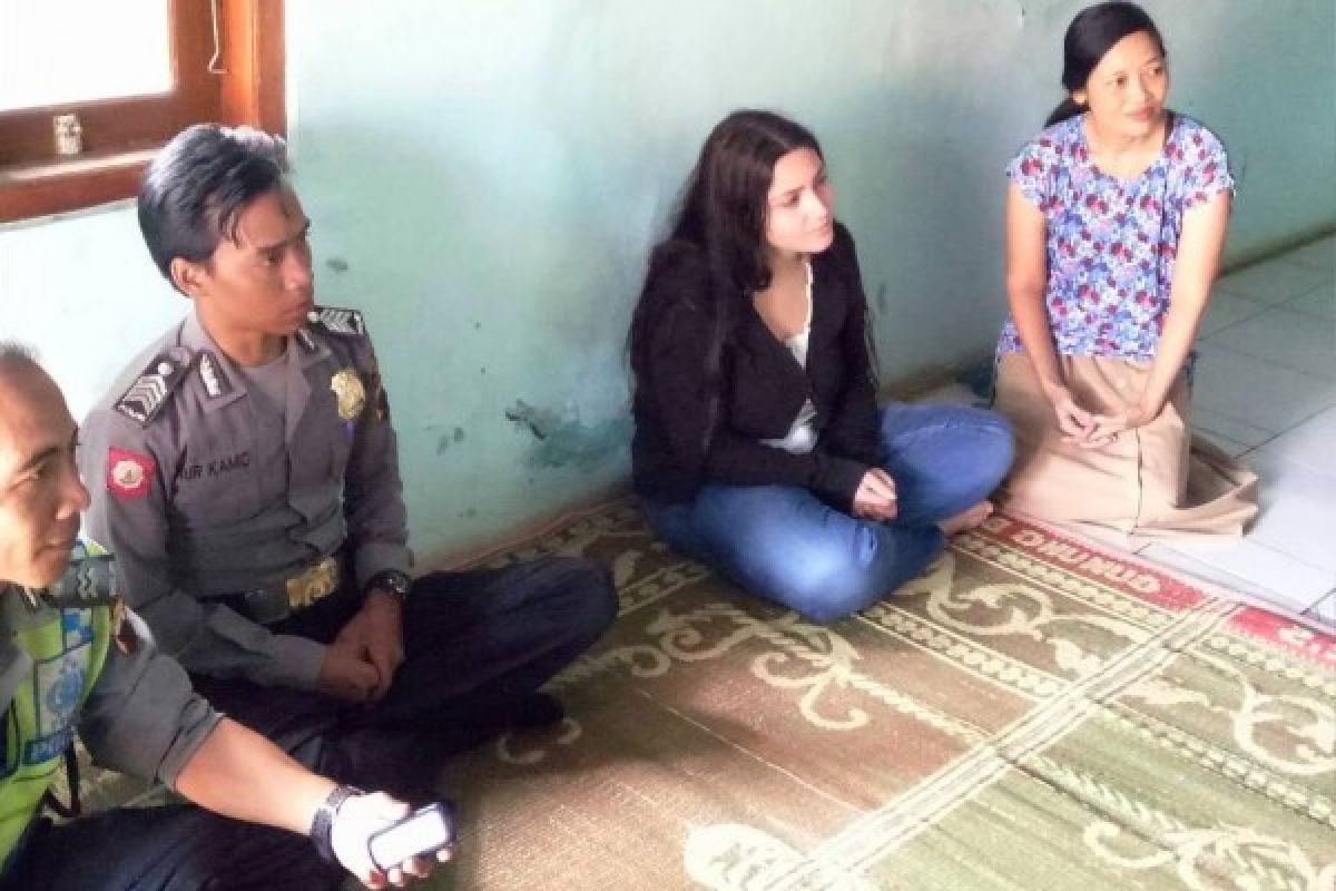 Resmi menikah dengan pemuda Batang, Ilaria si gadis Italia rela jadi mualaf