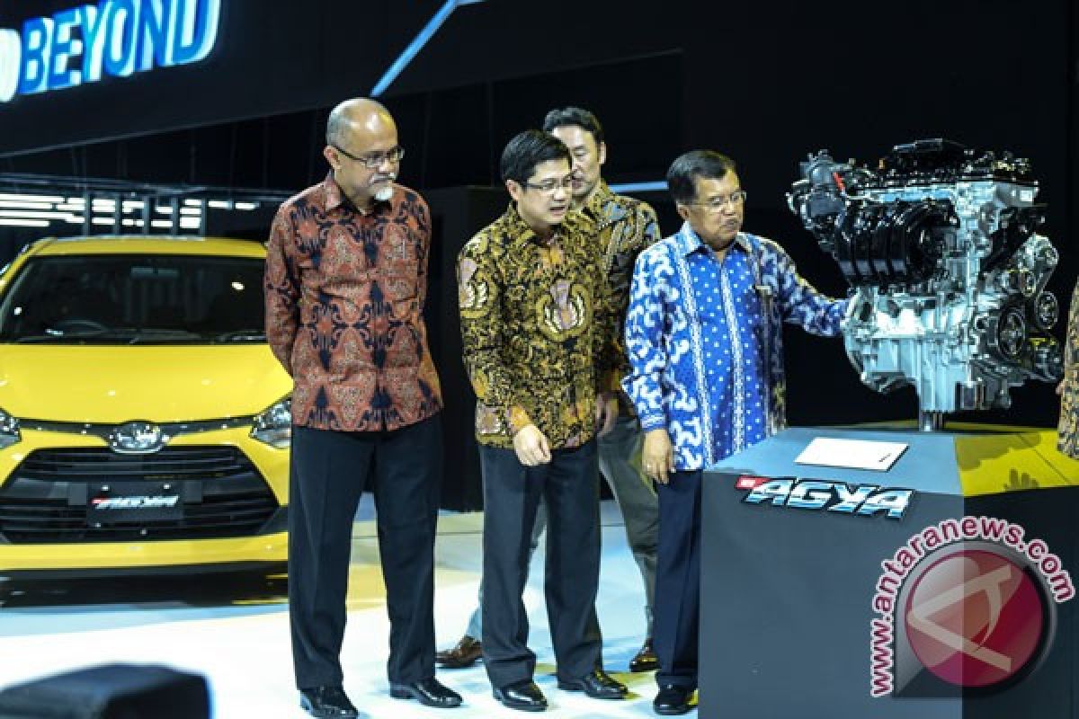 Jusuf Kalla kunjungi booth Toyota di IIMS (video)