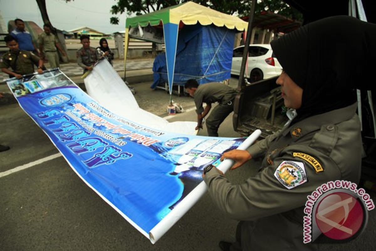 Pemkot Bekasi hitung kerugian operasional reklame ilegal