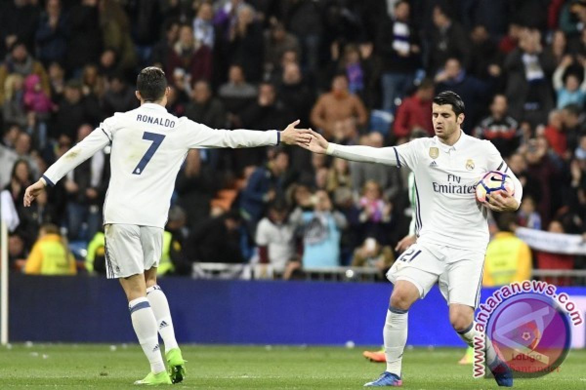 Madrid Tempel Barcelona Usai Gasak Deportivo 6-2