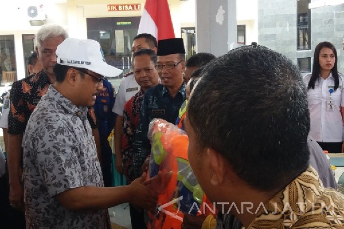 Pemprov Jatim Wajibkan Perahu Penyeberangan Sediakan Pelampung