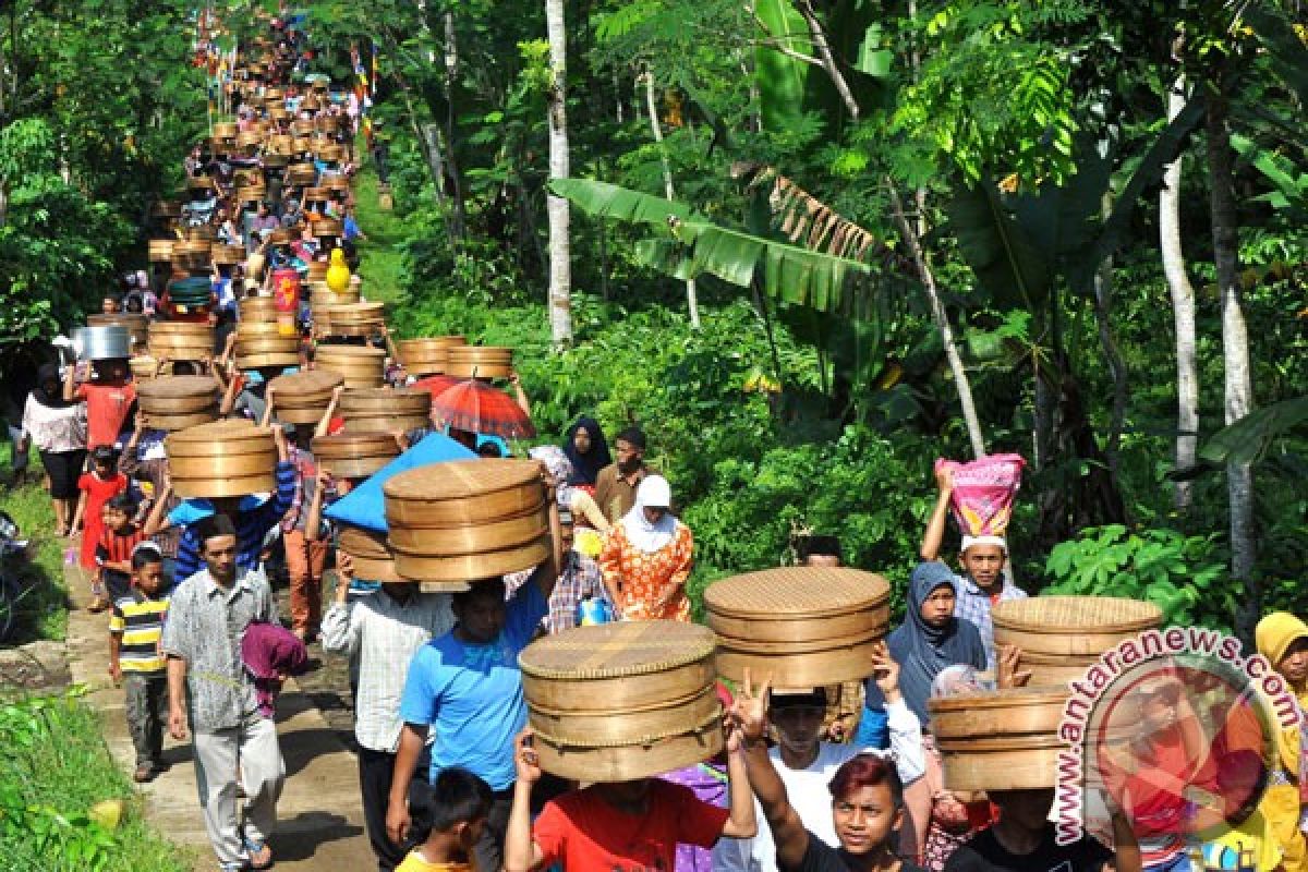 1.000 tenong ramaikan tradisi Nyadran Kembangsari Temanggung