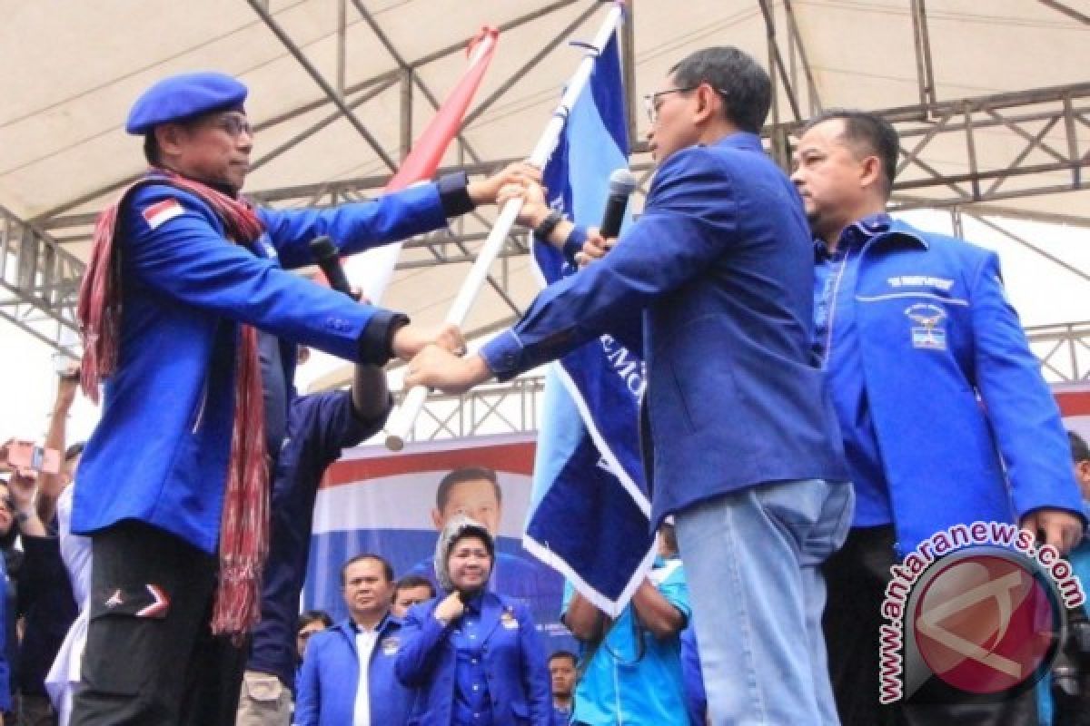 JR Saragih Resmi Ketua Demokrat Sumut