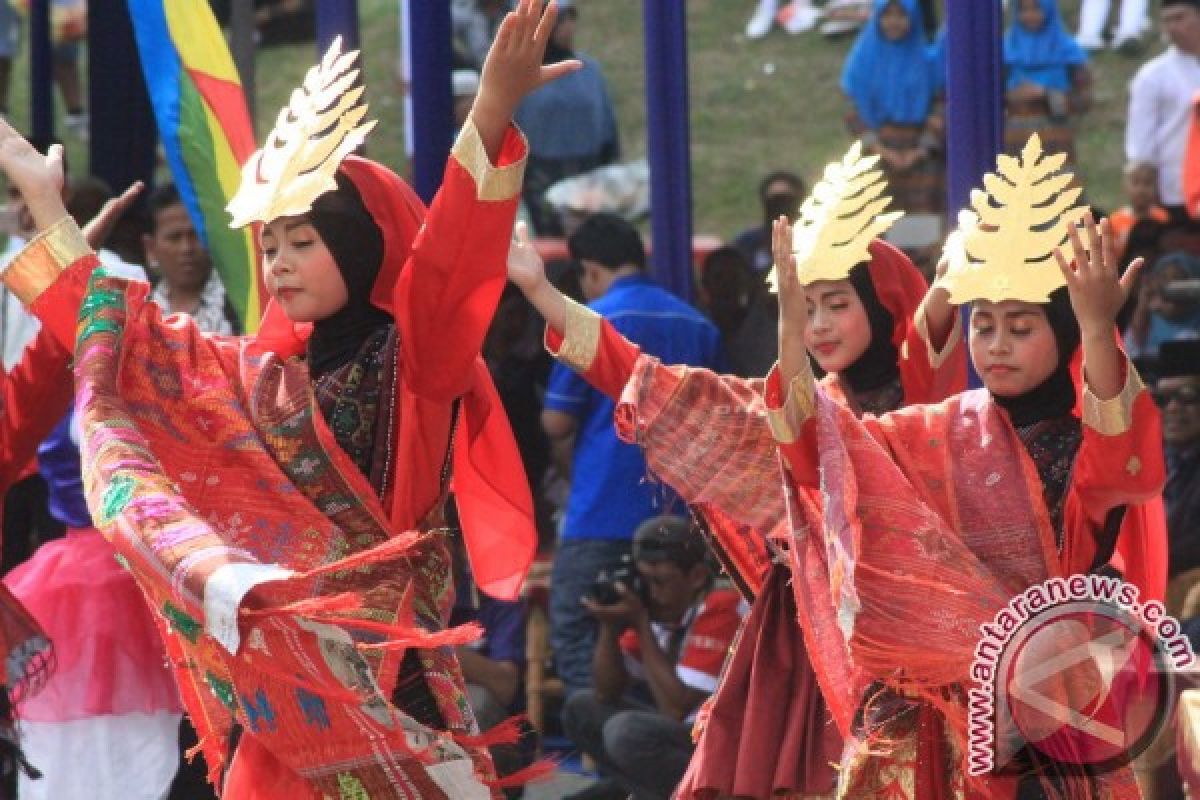 Tarian Kolosal Daerah Pukau Pengunjung MTQ Simalungun