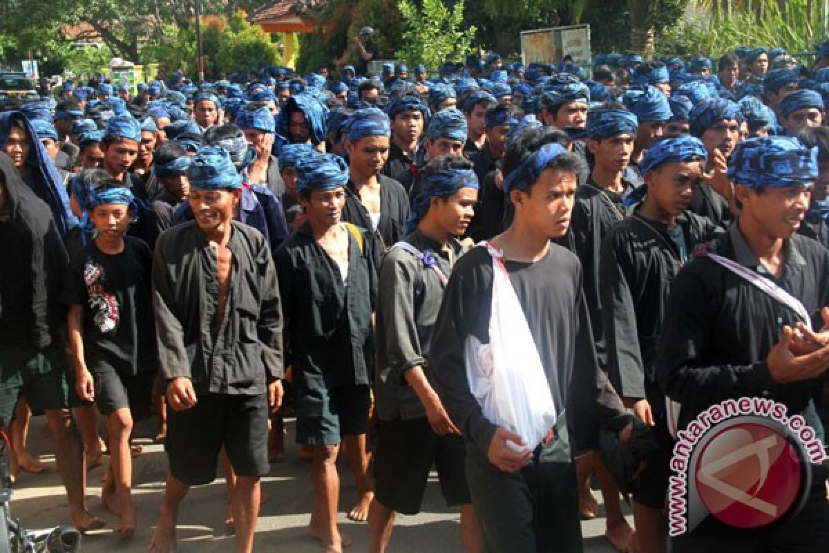 ASN Lebak gunakan seragam pakaian adat Badui