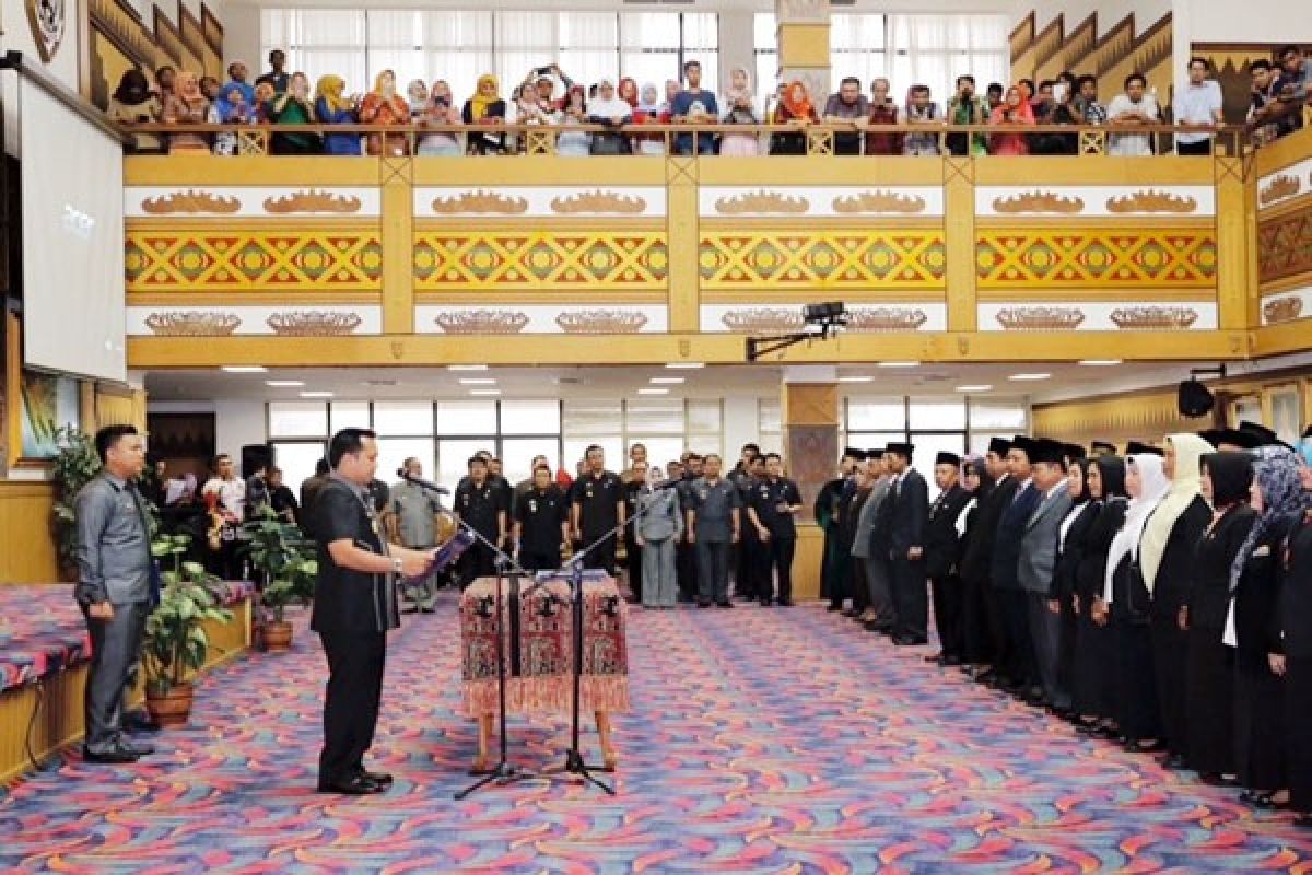 Gubernur Lampung M.Ridho Ricardo Melantik Ratusan Pejabat Baru