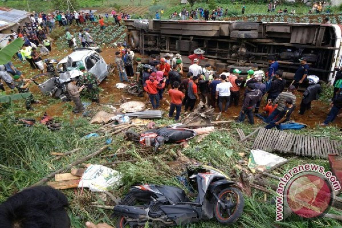Kasatlantas: Korban Tewas Kecelakaan Ciloto 11 Orang, Lima Luka Berat, 41 Ringan