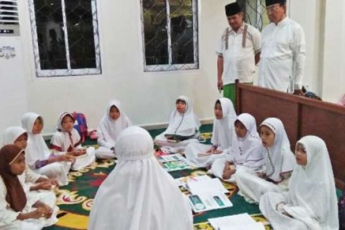 Bupati Inhil Tinjau Pelaksanaan Program Maghrib Mengaji