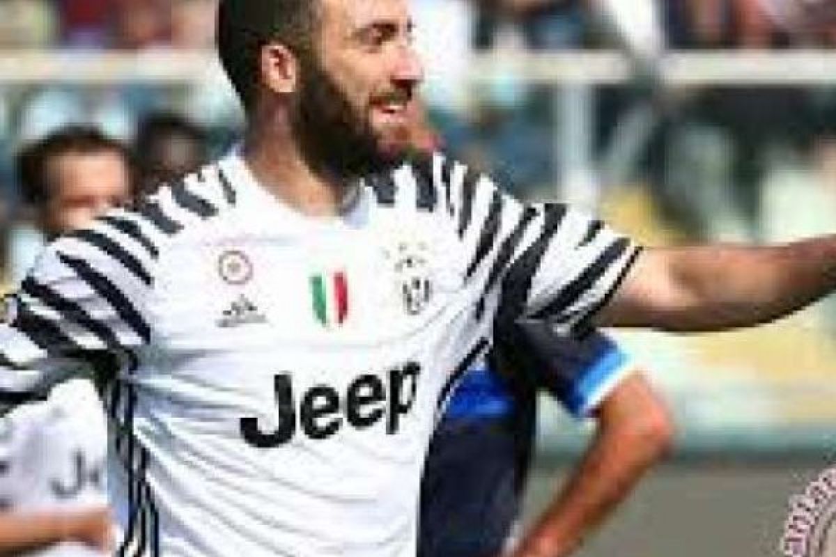  Dua Gol Higuain Bawa Juventus Semakin Dekat ke Final