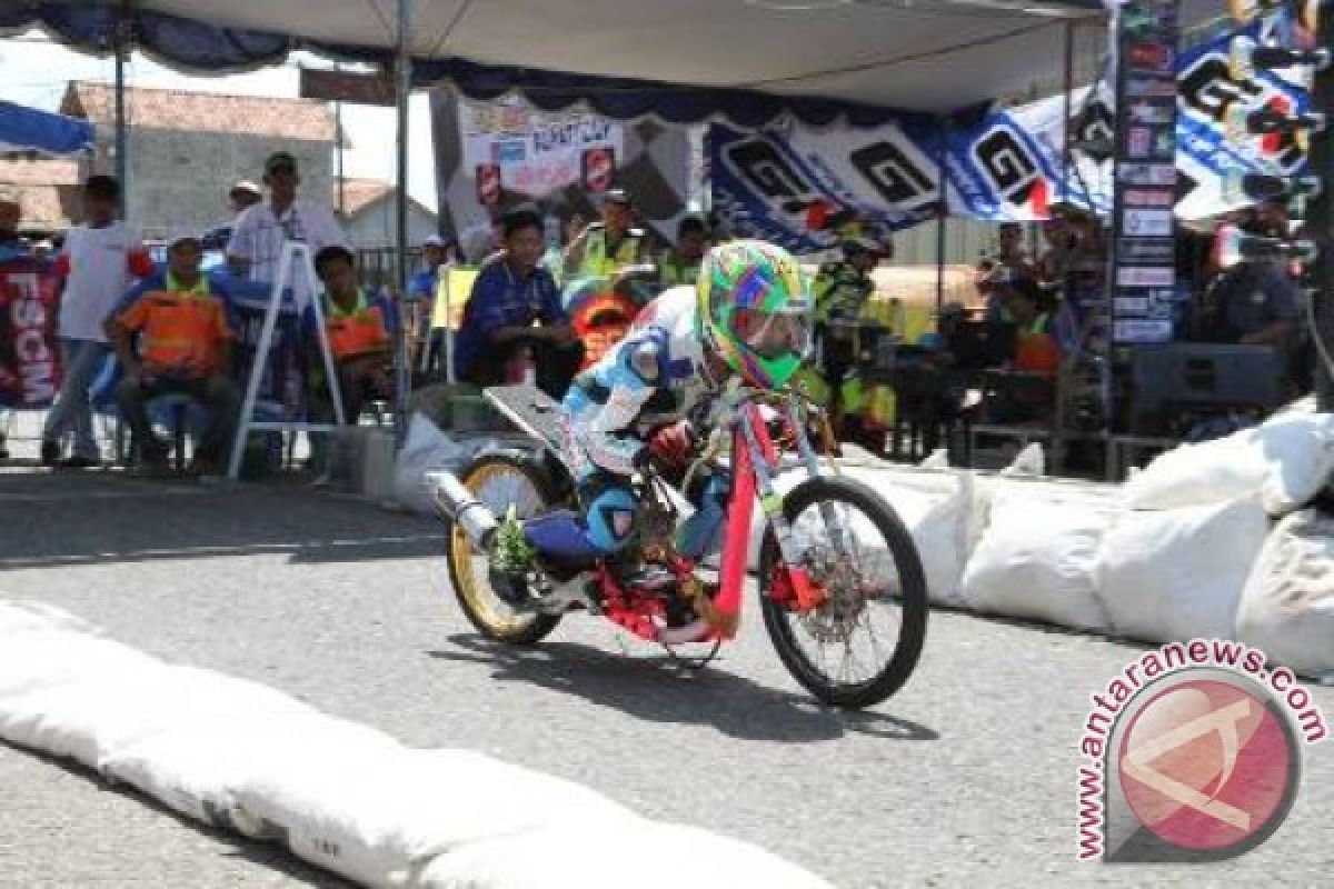 Tim Motorsport Drag Bike memukau di Kejurnas Drag Bike 2017