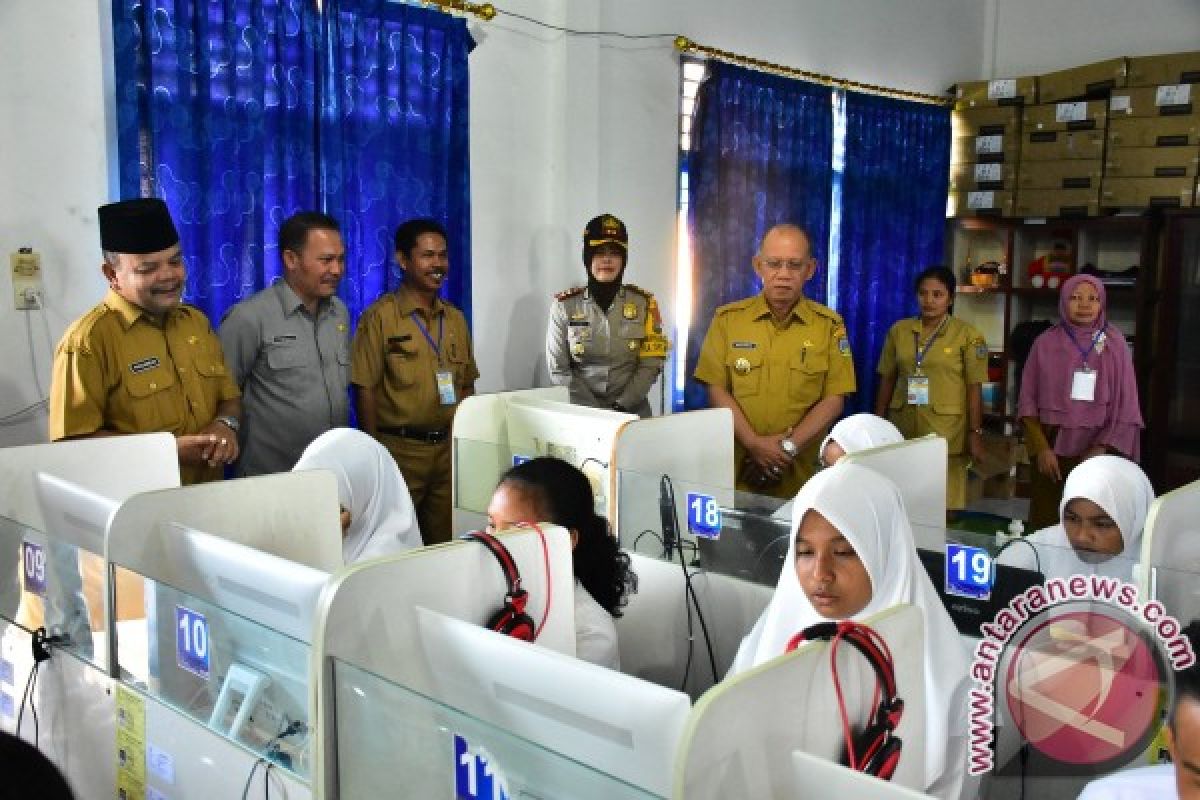 Pj.Walikota Tebing Tinggi Tinjau UN Tingkat SMP