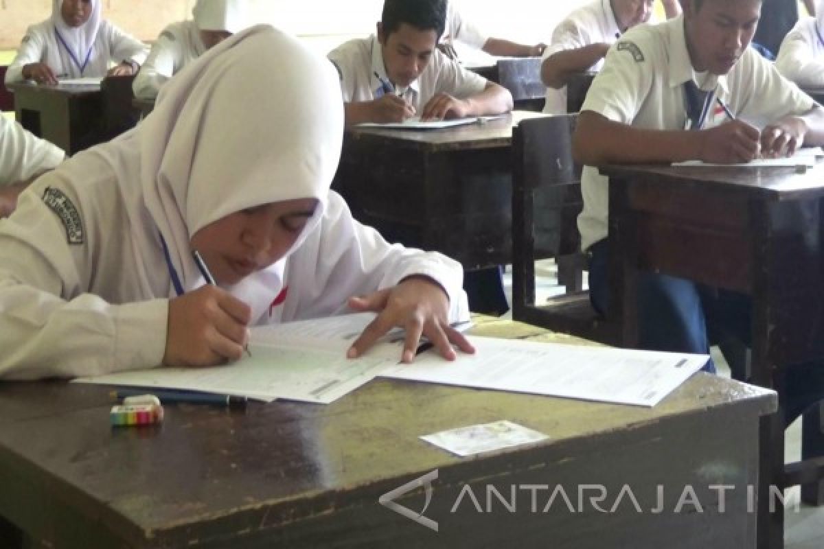 Kasek SMP Situbondo: Sekolah Pinjam Komputer Selenggarakan UNBK