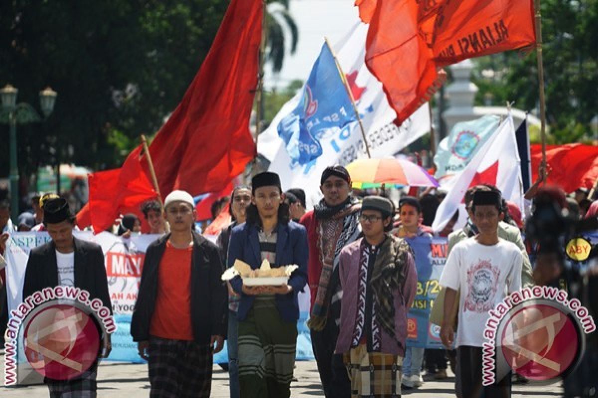 Buruh Purwakarta Pilih Parade Budaya Untuk Peringati May Day