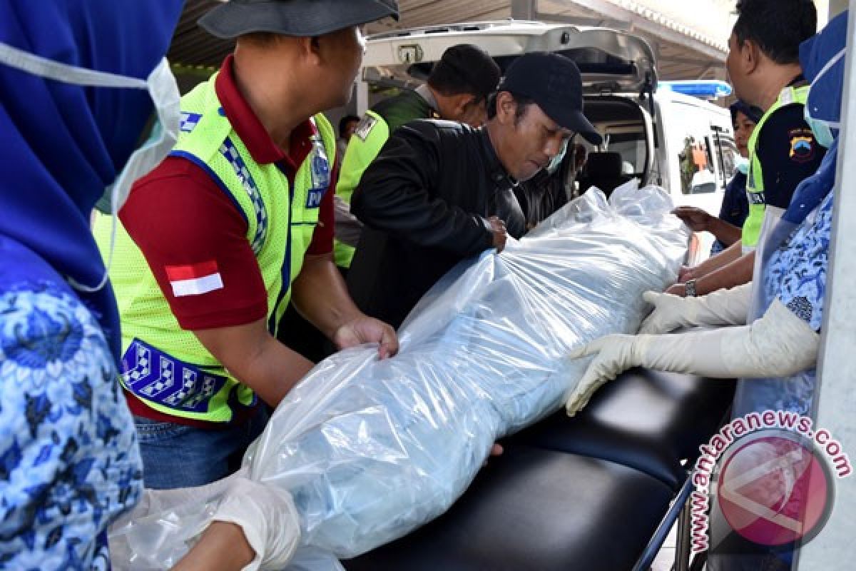 Suami-istri korban banjir di Kupang ditemukan meninggal