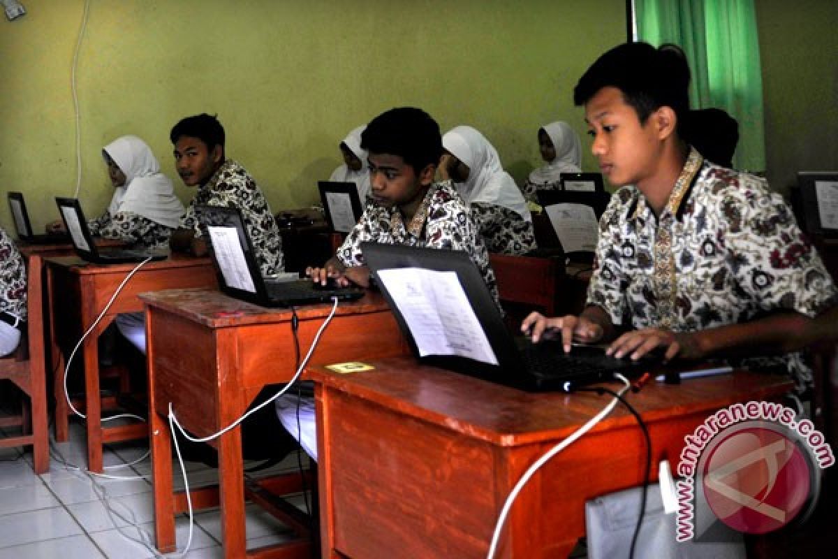 Bupati Tasikmalaya: pencurian komputer tidak ganggu UNBK