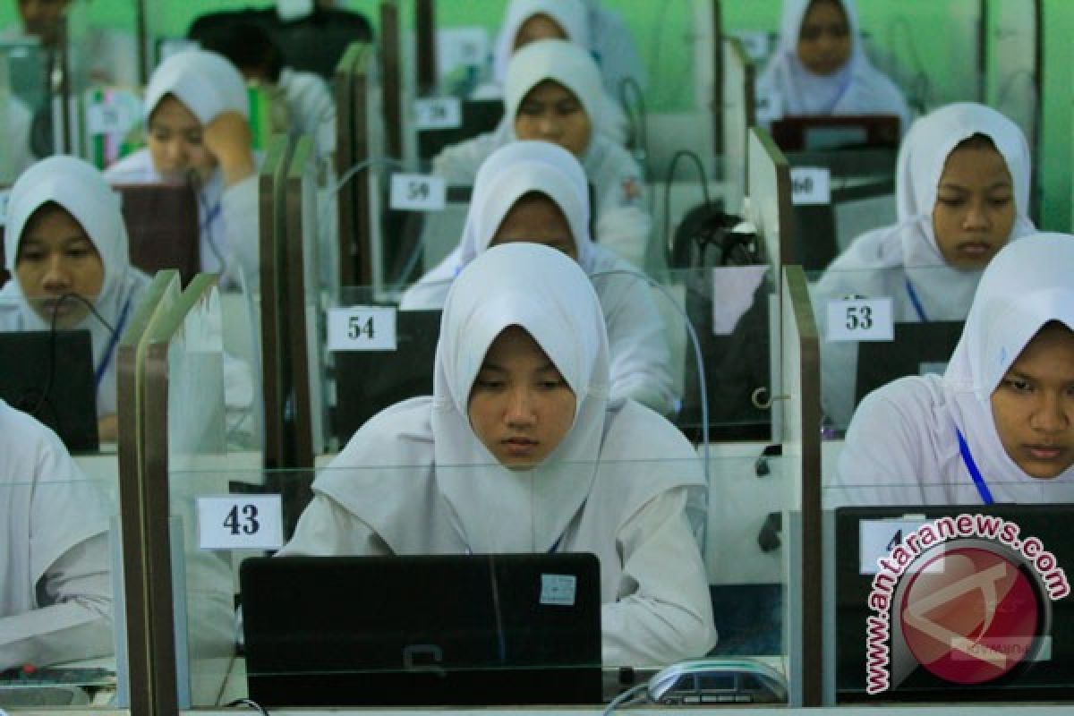 UNBK SMP Surabaya sempat alami gangguan teknis