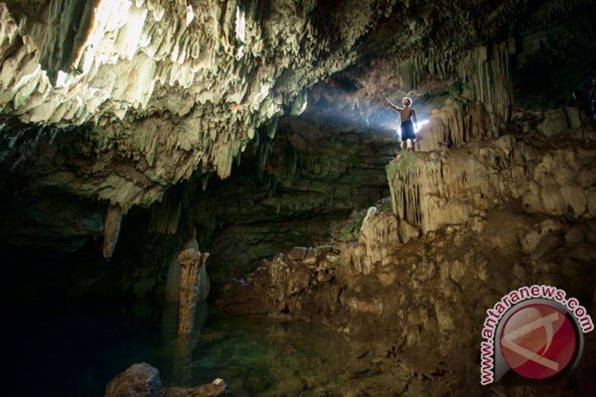 Goa Rangko's Cave sunlit charm