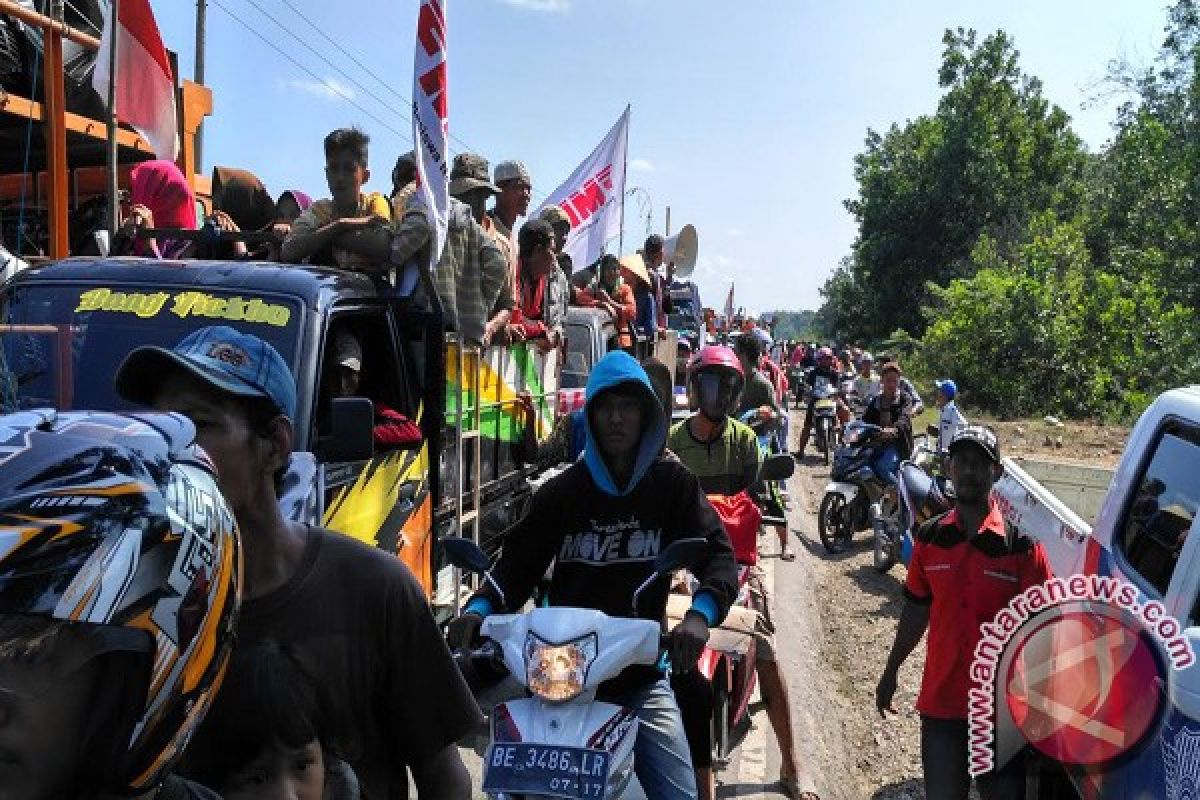 Petani Lampung peringati Hari Buruh dengan damai