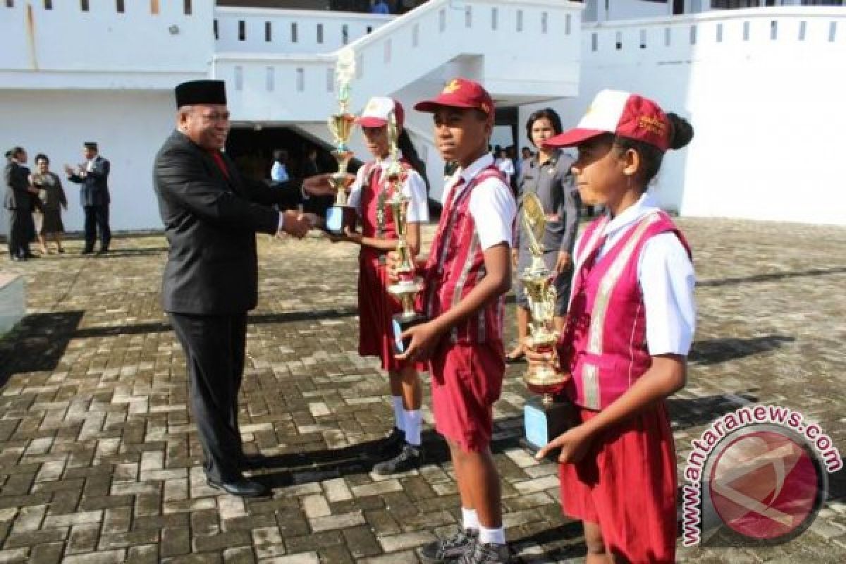 Pemkab MTB Gelar Upacara Bendera Peringati Hardiknas