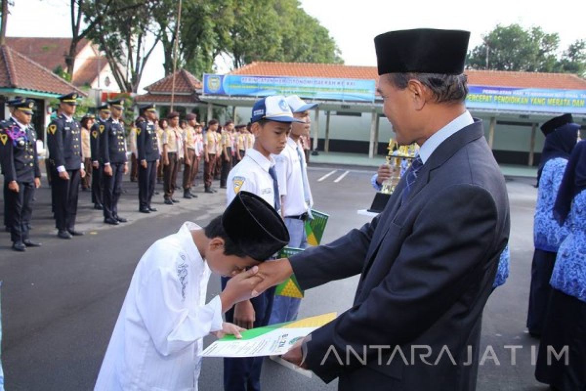 Madiun Berikan Dana Bantuan Siswa Tidak Mampu