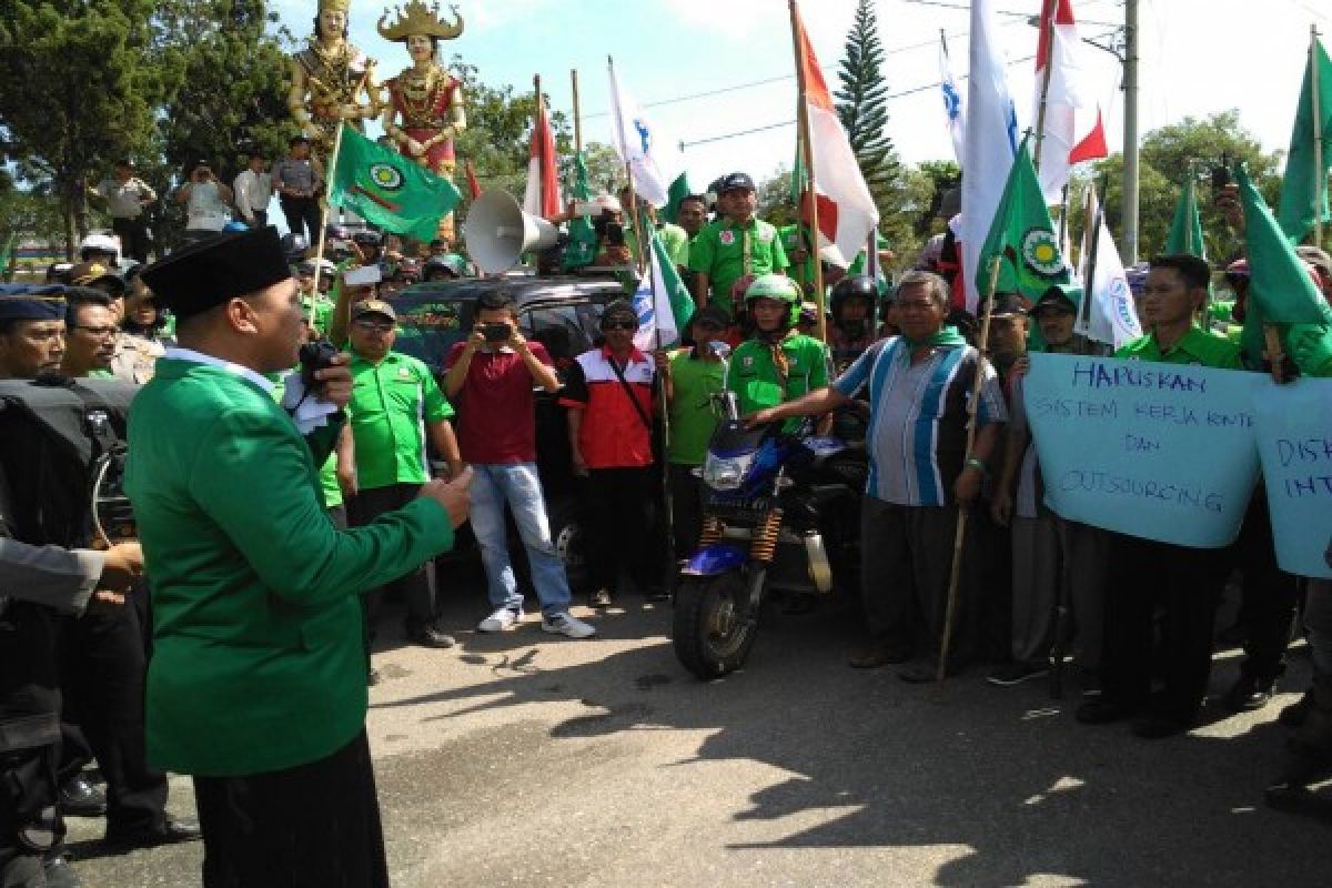 Mustafa temui buruh laksanakan aksi May day