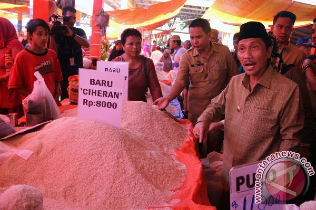 Bupati Sidak Pasar Pantau Harga Kebutuhan Pokok 