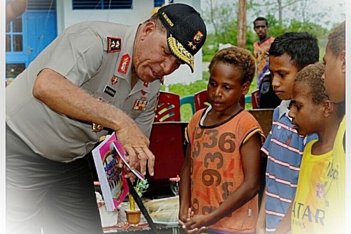 Peduli pendidikan anak-anak Papua