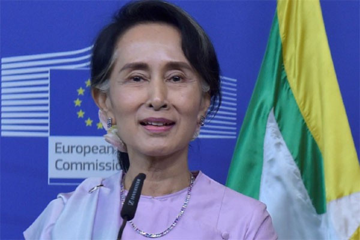 Suu Kyi lewatkan sidang umum PBB untuk atasi krisis Rohingya