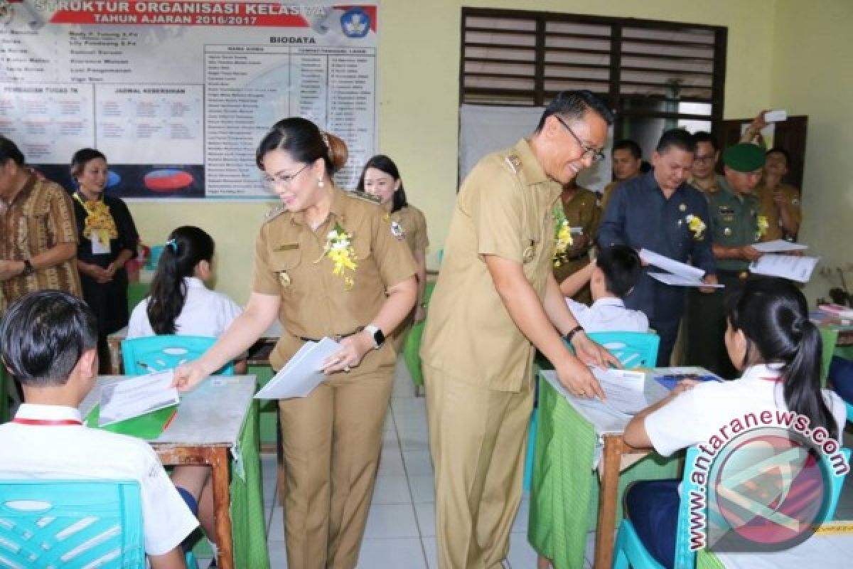 1.989 Siswa SMP Tomohon Ikut Ujian Nasional 